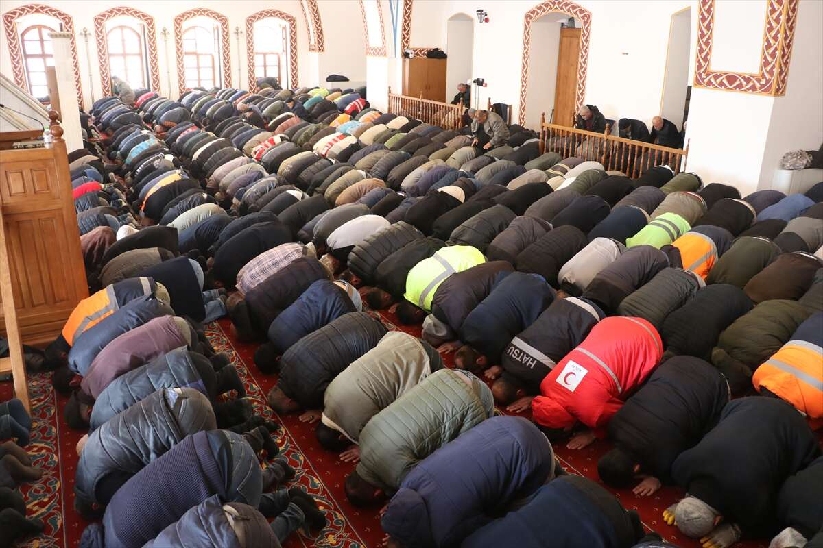 Konya ayağa kaldırdı! Habibi Neccar’da 3 yıl sonra ilk cuma 15